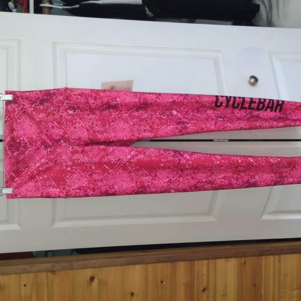 Emily HSU designs pink pattern leggings sz Large New